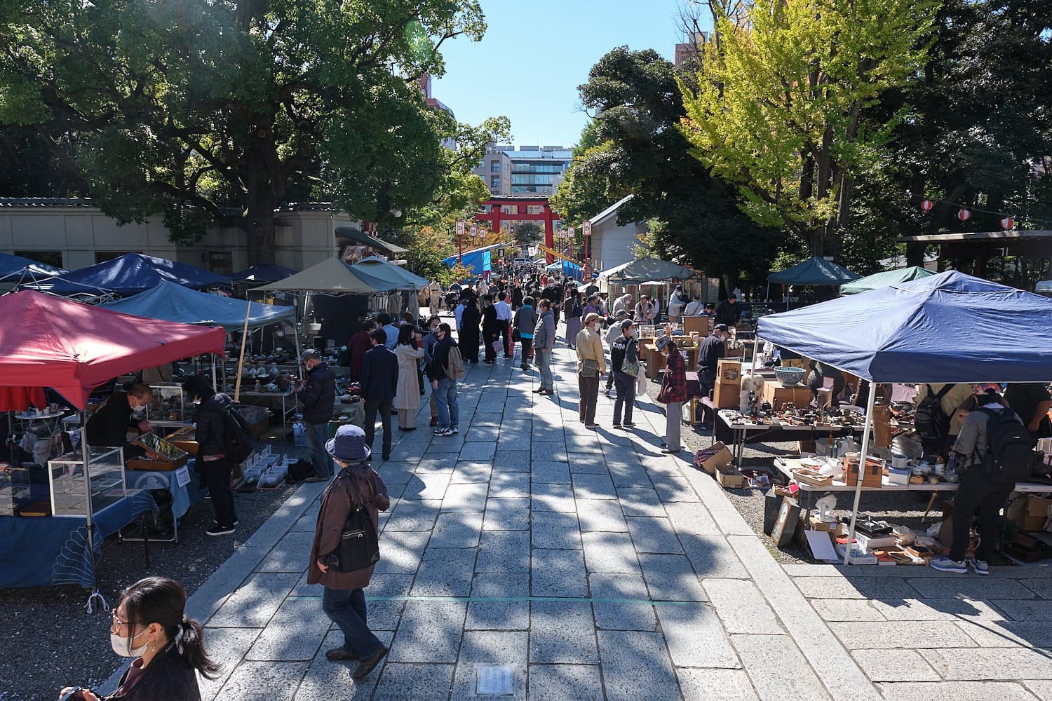 Tomioka Hachimangu Flea & Antique Market